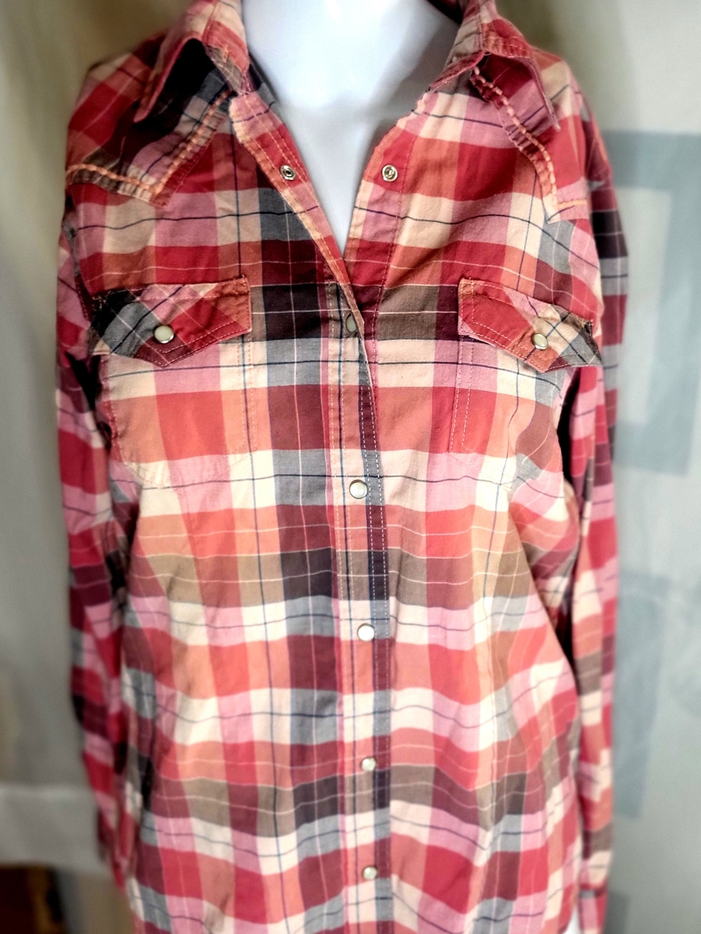 Vintage Small Wrangler Red and Pink Plaid Button-Down Shirt